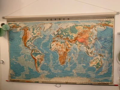 Verdenskort, 44 år gl., Originalt skolekort over verden. Fra 1980.

Super flot Verdenskort størrelse