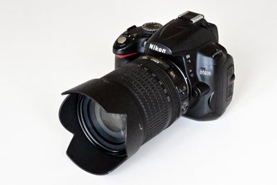 Nikon D5000, spejlrefleks, 12 megapixels, Perfekt, Et kompakt DSLR kamera, i mellemklassen (mellem b