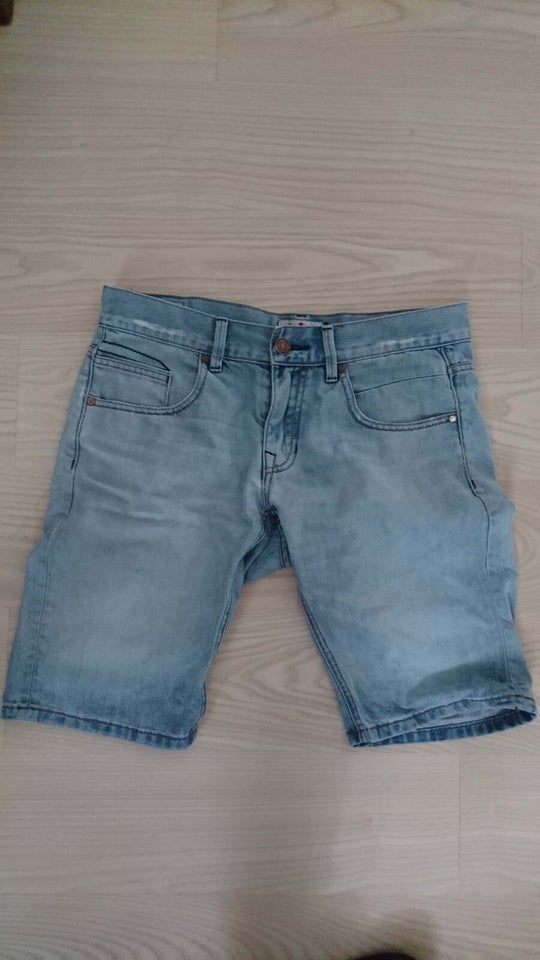 Shorts, Shine, str. 32