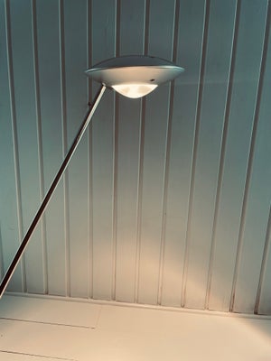Skrivebordslampe, Occhio Morsetto, Occhio Morsetto

Designet af Alex Meise

Bordlampe 80 cm. 

Afhen