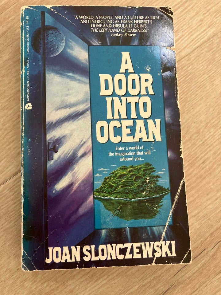 A door into ocean , Joan Slonczewski , genre: science fiction