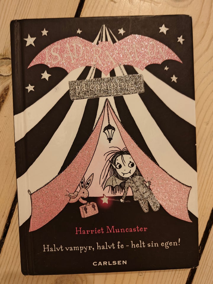 Isadora Moon holder fødselsdag og Isadora Moon på, Harriet