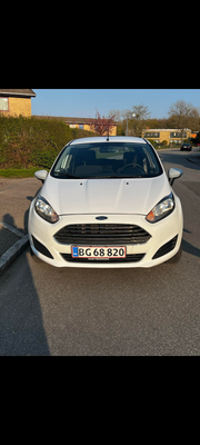 Ford Fiesta, 1,0 65 Titanium, Benzin, 2013, 5-dørs, FORD FIESTA 1.0 (65 HK) 

Vil gerne sælge min li