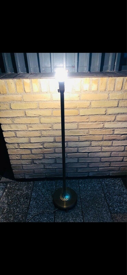 Gulvlampe, Messing lampe