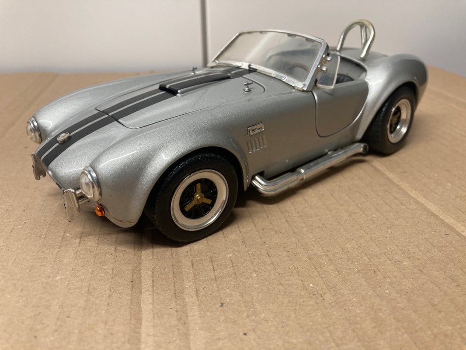 Modelbil, Shelby Cobra 427S/C 1/18, skala 1:18