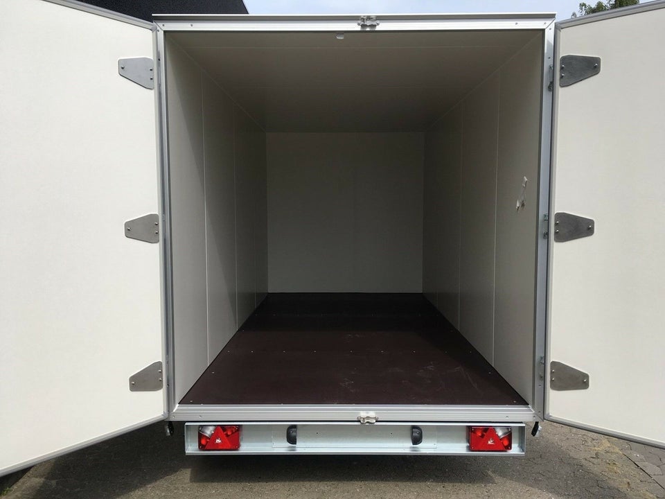 Cargotrailer 426 x 204 x 210 cm - 3000 kg. 