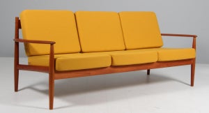 Grete Jalk tre personers sofa af teak, nybetrukket. Model 118