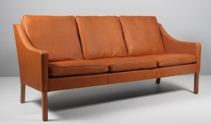 Børge Mogensen. Fritstående tre pers. sofa, model 2209. Nybetrukket