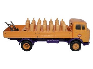 Tekno legetøj.

Gul lastbil Kosangas med 26 gasflaske og s
