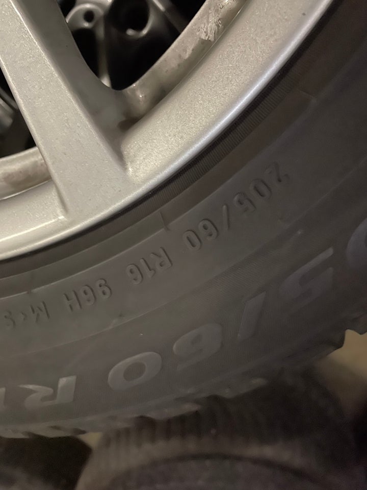 16” orignale Bmw 3 serie fælge med Pirelli vinte...