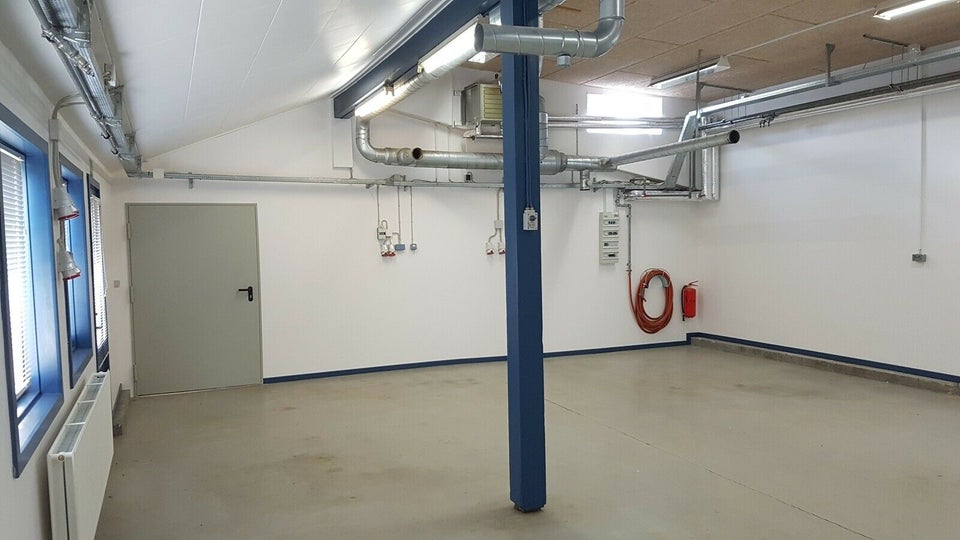 110m2 Produktion/lagerlokale i naturskønne Kulhuse