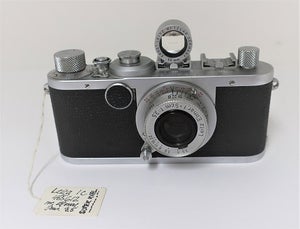 Leica kamera. Model 1C. No. 455612. Med objektiv Leitz Elmar
