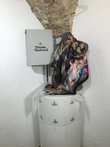 Vivienne Westwood - HOMMAGE/87/87 cm sans prix de réserve - Halstørklæde