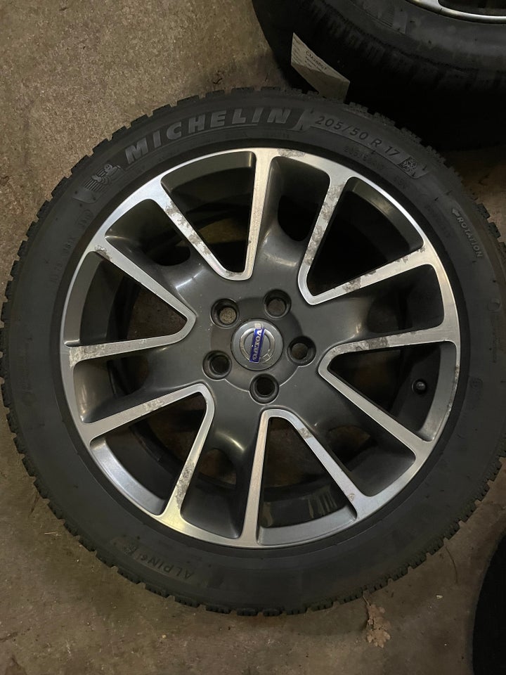 17” orignale Volvo V40 fælge med Michelin vinter...