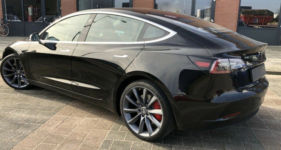 19" Komplet vinterhjul til Tesla model 3 inkl. T...