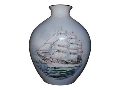 Bing & Grøndahl

Stor vase med Skoleskibet Danma...