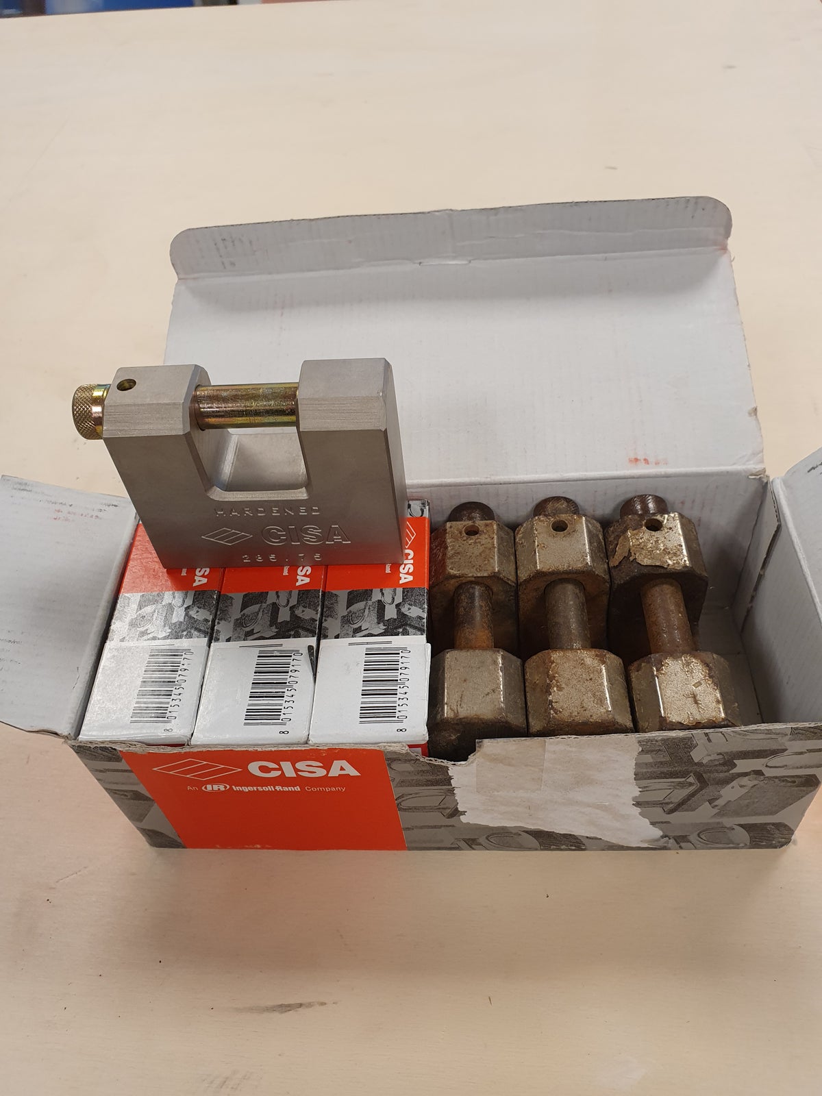 CISA containerlåse og nøgler