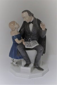 Bing & Grøndahl. Porcelænsfigur. H.C. Andersen. Højde 23 cm.