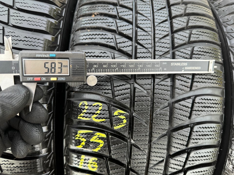 ANNONCE  NR 4475;  Vinterdæk Bridgestone 225/55/...