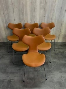 Arne Jacobsen Grand Prix stolen nypolstret prisen er for 6 stk