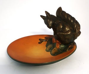 Ibsen. Keramik. Skål med egern. Diameter 14 cm