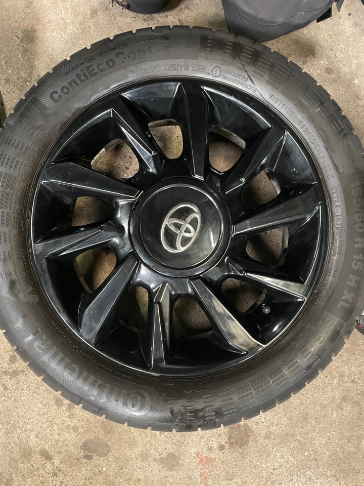 15” orignale Toyota Aygo fælge med Continental s...