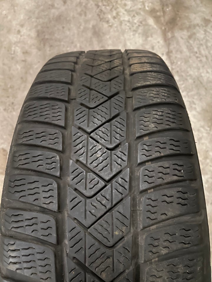 16” orignale Mercedes A-klasse fælge med Pirelli...