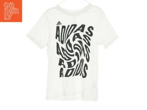 T-Shirt fra Adidas (str. 140 cm)