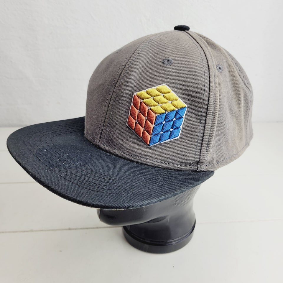 ⭐️- KASKET - Rubik s Cube 3D logo Cap