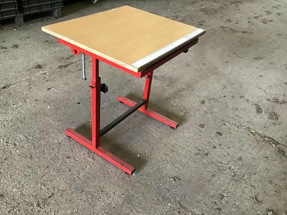 Skoleborde røde vip & højde indstilling 