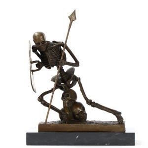 Bronzeskulptur, kæmpende skeletkriger