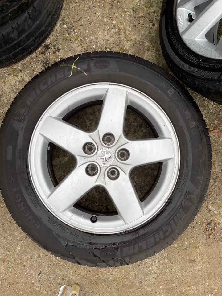 16” Peugeot fælge. Med Michelin sommerdæk