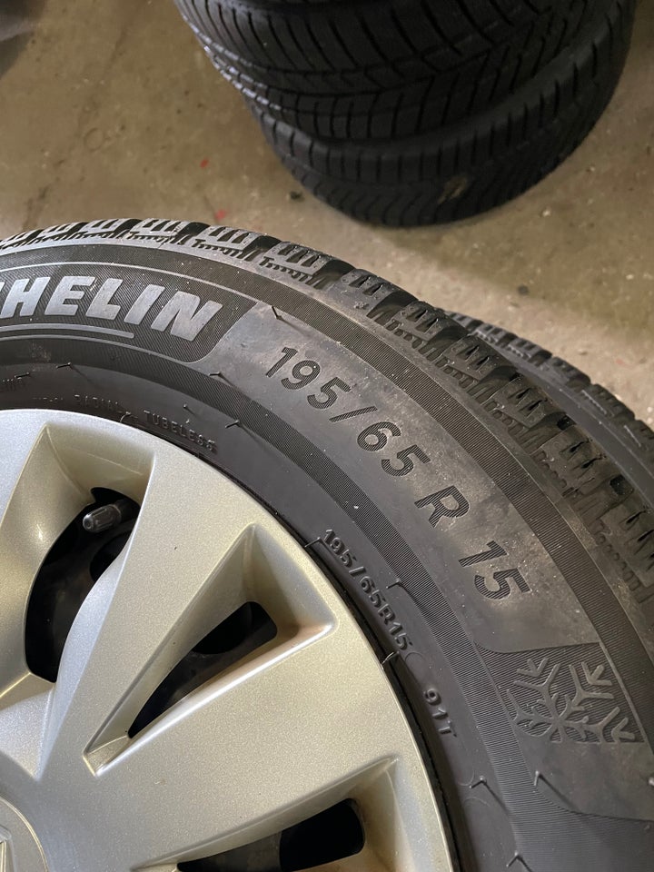 15” Renault clio fælge med Michelin vinterdæk. I...