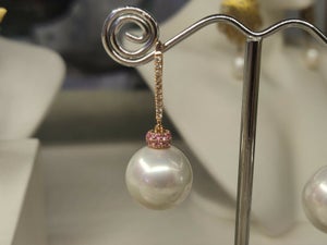 MANICH® Perle og pink safir øreringe med 0.15