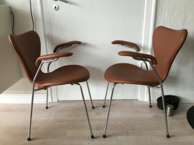 Arne Jacobsen 3207 stole. Ny polstrede i Classic soft l der dba