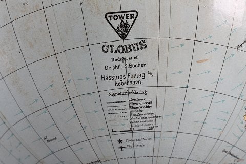 Gl. dansk globus
med fod af træ