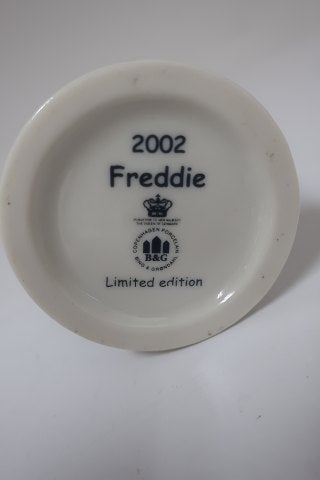 Bing & Grøndahl. Freddie 2002. Højde 10 cm. (1...
