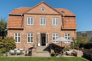 4-værelses Villalejlighed på 115 m² til 9995000 kr. L E Bruuns Vej 38, st., 2...