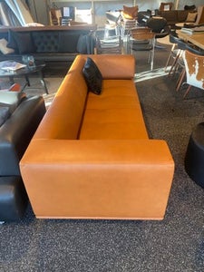 EJ 450 Delphi sofa, 3 pers. nypolstret i Elegance læder