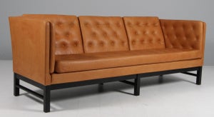 Erik Jørgensen tre personers sofa, model EJ315/3. Nybetrukket