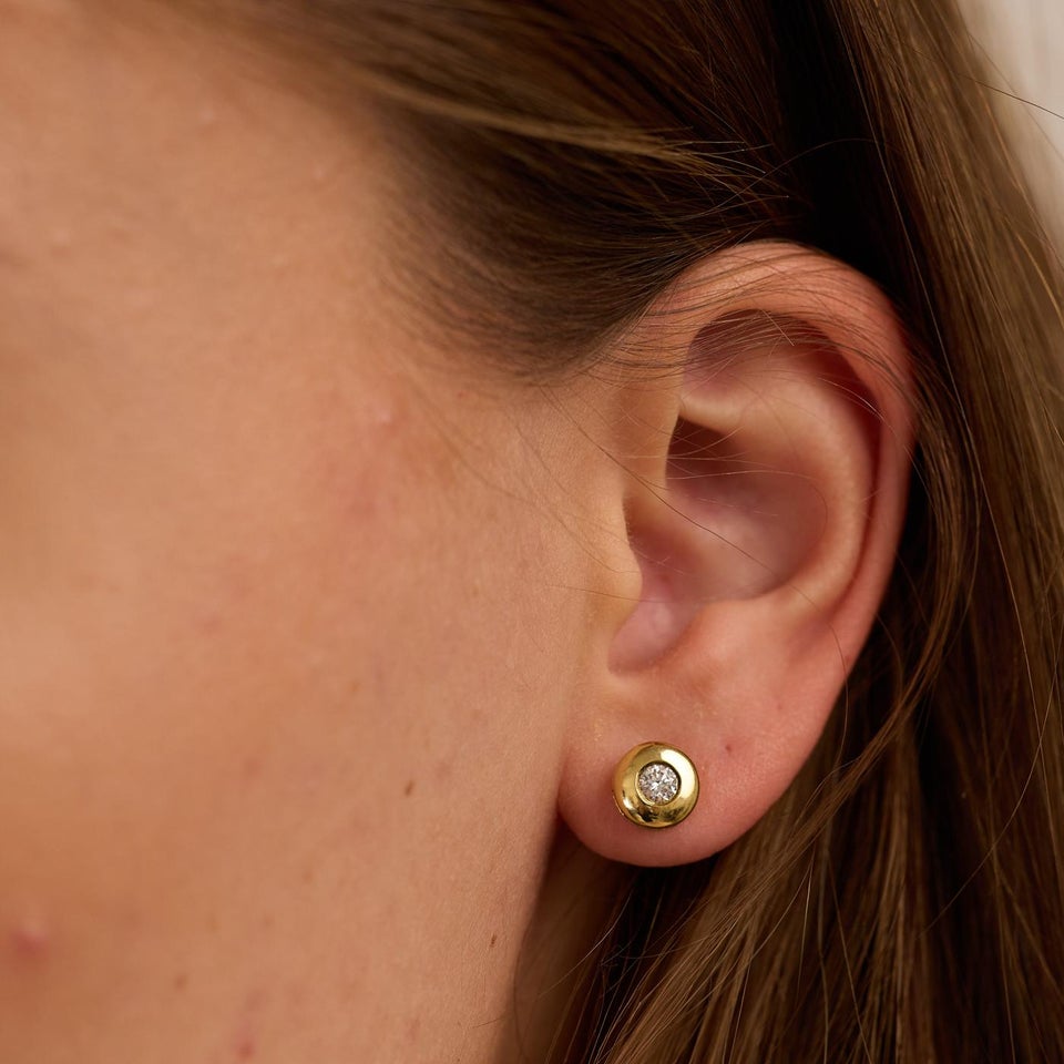 Øreringe med diamant (0.3 ct) i 18 karat, 1.5 cm