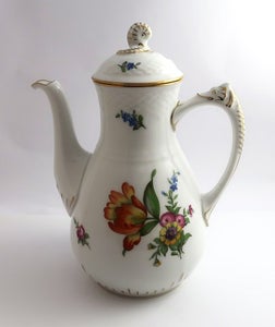 Bing & Grøndahl. Saksisk blomst. Kaffekande. Model  91A. Høj