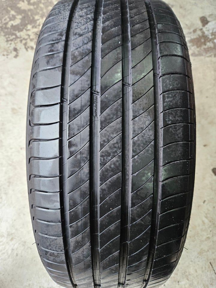 235/55R19