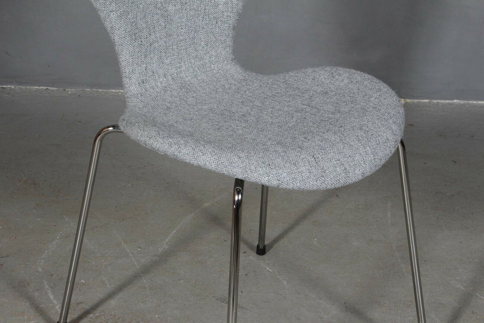Arne Jacobsens 7´erstole model 3107, Hallingdal