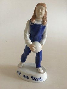 Bing & Grøndahl Årsfigur af Ung Pige med Bold fra 1982 VI SENDER