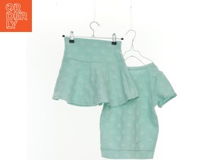 Sæt, t-shirt og nederdel fra H&M (str. 128 cm)