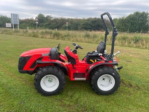 Antonio Carraro TTR3800 kompakt traktor