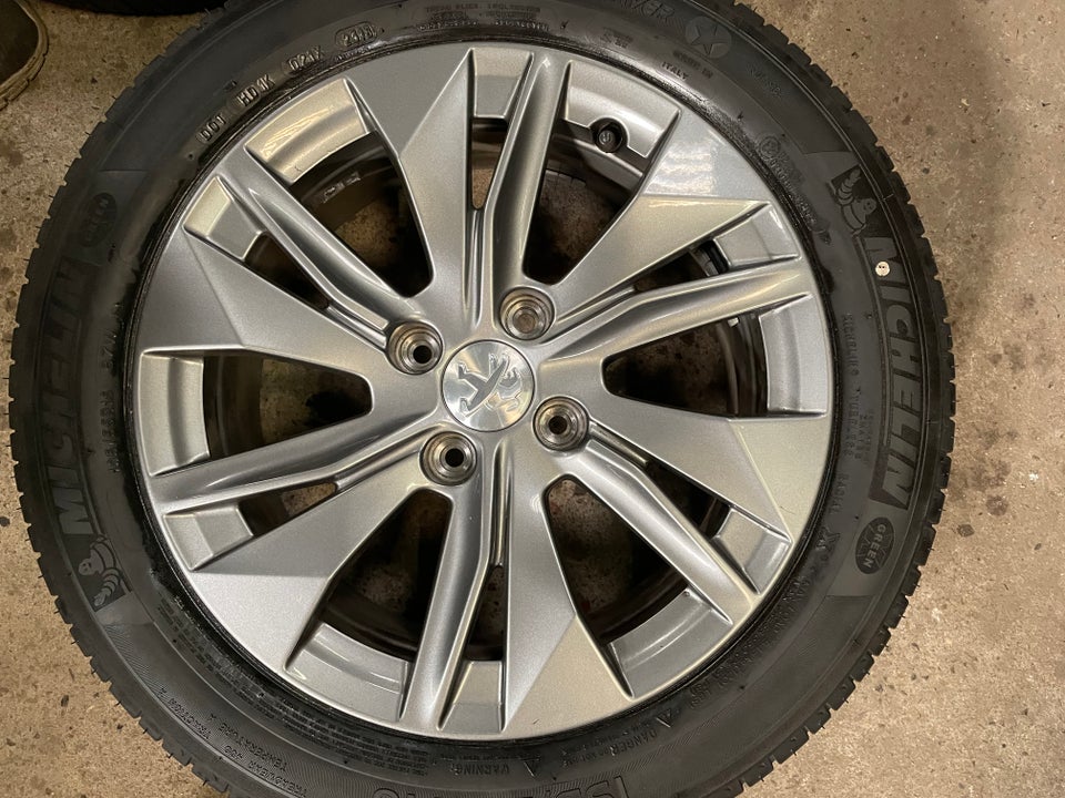 16” orignale Peugeot 208 ny model. Med Michelin...