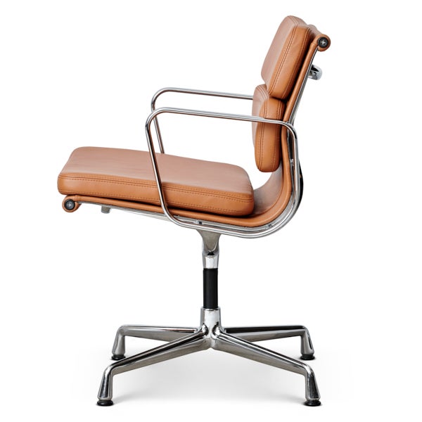 Charles Eames Ea-208 softpad stol i cognac læder