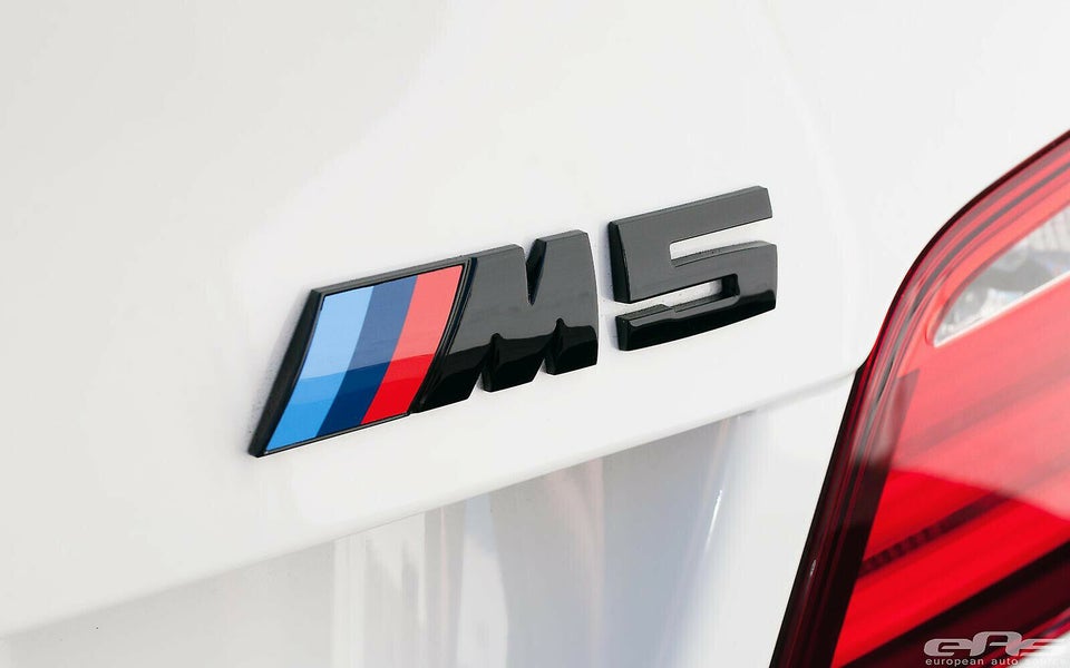 M5 Sort Emblem